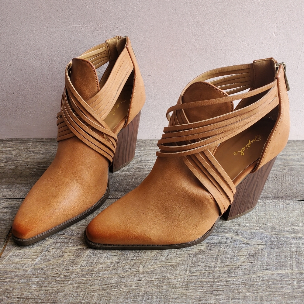 NEW Qupid booties